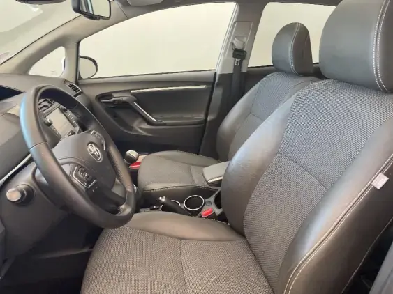 TOYOTA VERSO - voiture d'occasion - Photo 18
