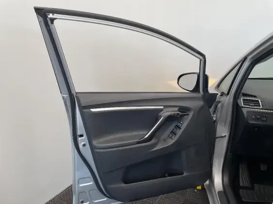 TOYOTA VERSO - voiture d'occasion - Photo 19