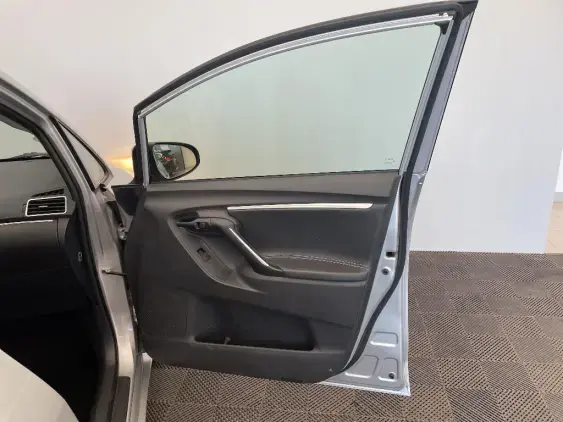 TOYOTA VERSO - voiture d'occasion - Photo 20