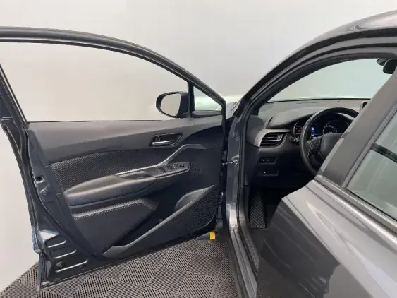 TOYOTA C-HR - voiture d'occasion - Photo 19