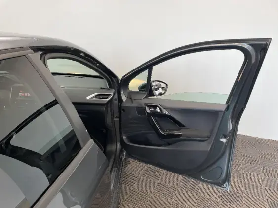 PEUGEOT 208 - voiture d'occasion - Photo 20
