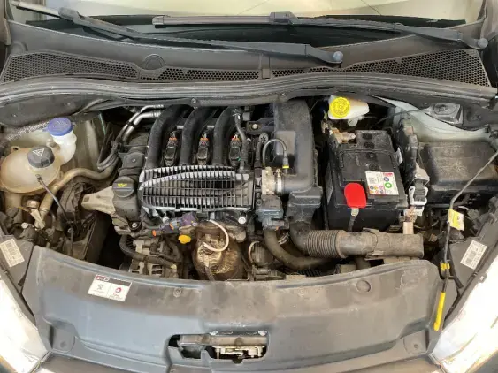 PEUGEOT 208 - voiture d'occasion - Photo 21