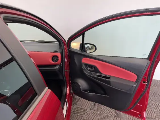 TOYOTA YARIS III - voiture d'occasion - Photo 20