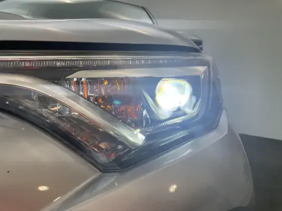 TOYOTA RAV4 V - voiture d'occasion - Photo 22