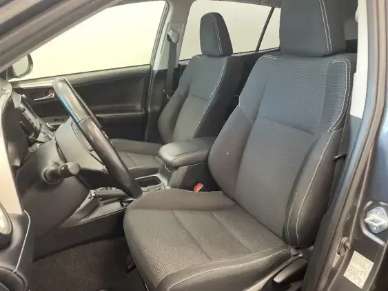 TOYOTA RAV4 IV - voiture d'occasion - Photo 18