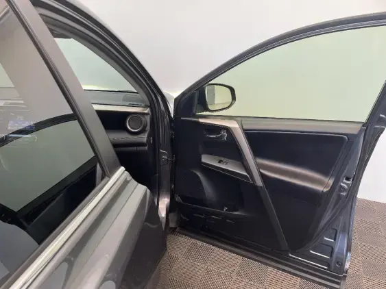 TOYOTA RAV4 IV - voiture d'occasion - Photo 20