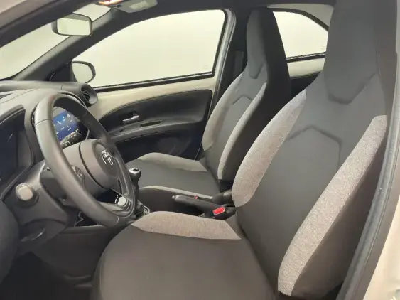 TOYOTA AYGO X - voiture d'occasion - Photo 18