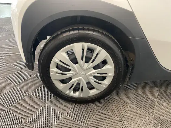 TOYOTA AYGO X - voiture d'occasion - Photo 25