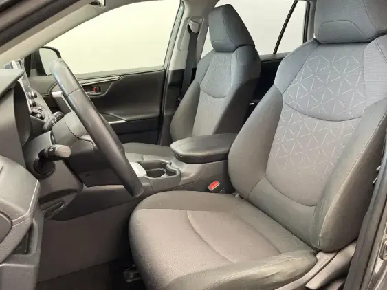 TOYOTA RAV4 V - voiture d'occasion - Photo 18