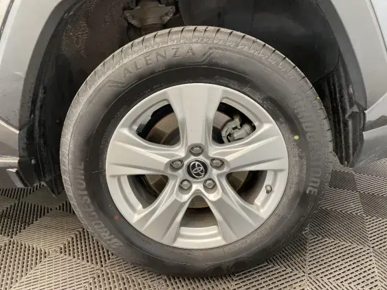 TOYOTA RAV4 V - voiture d'occasion - Photo 24