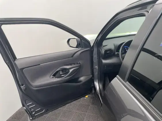TOYOTA YARIS CROSS I - voiture d'occasion - Photo 19