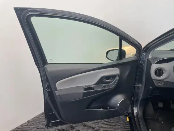 TOYOTA YARIS III - voiture d'occasion - Photo 19
