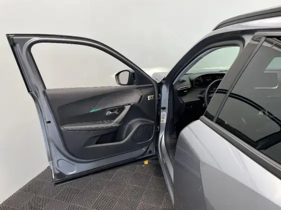 PEUGEOT 2008 II - voiture d'occasion - Photo 19