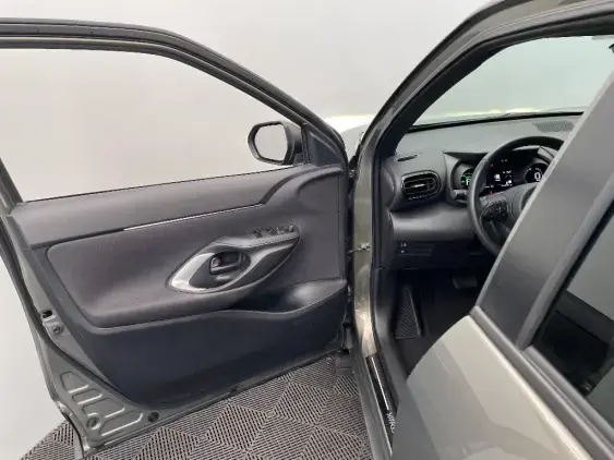 TOYOTA YARIS CROSS I - voiture d'occasion - Photo 19