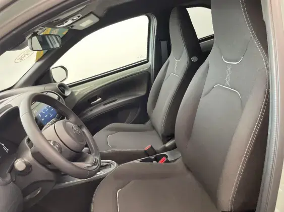TOYOTA AYGO X - voiture d'occasion - Photo 18