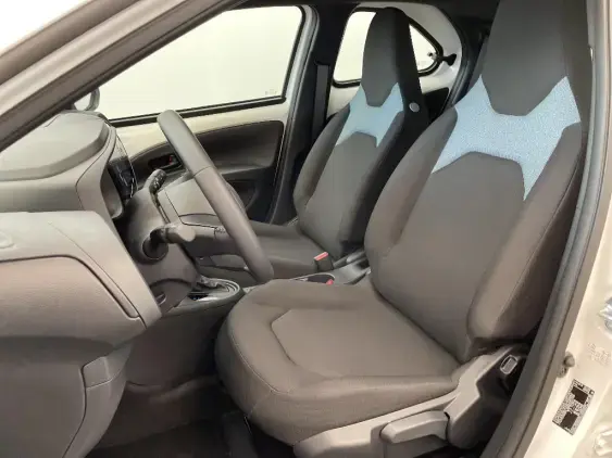 TOYOTA AYGO X - voiture d'occasion - Photo 18