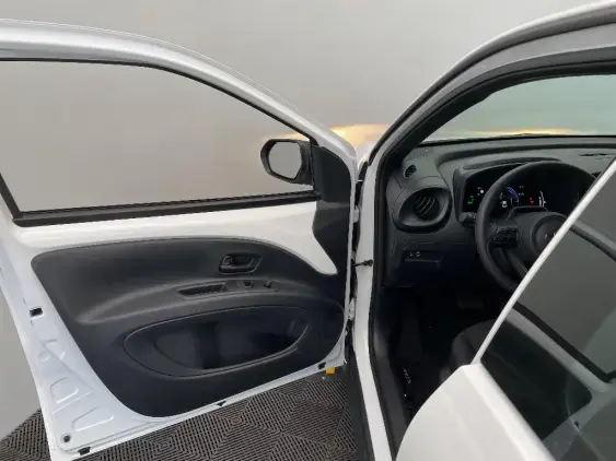 TOYOTA AYGO X - voiture d'occasion - Photo 19