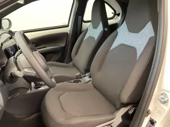 TOYOTA AYGO X - voiture d'occasion - Photo 18