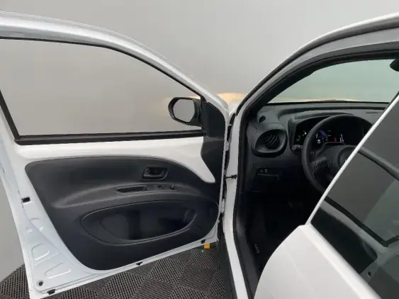 TOYOTA AYGO X - voiture d'occasion - Photo 19