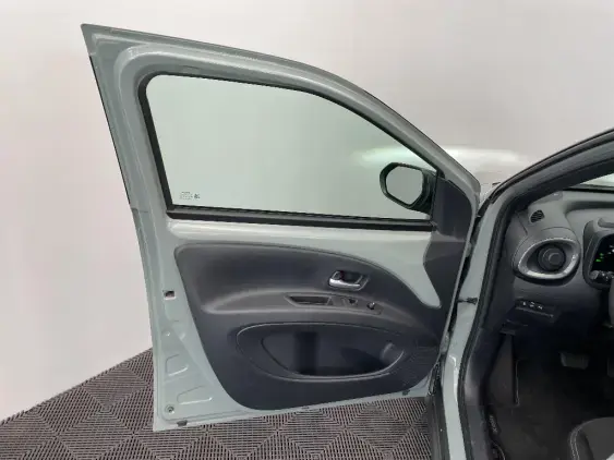 TOYOTA AYGO X - voiture d'occasion - Photo 19