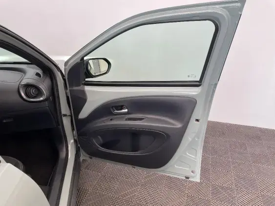 TOYOTA AYGO X - voiture d'occasion - Photo 20