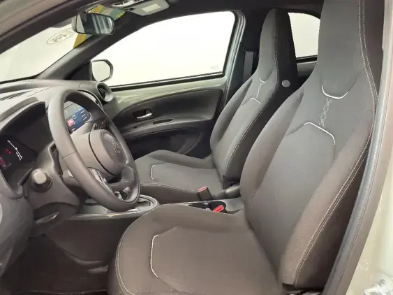 TOYOTA AYGO X - voiture d'occasion - Photo 18