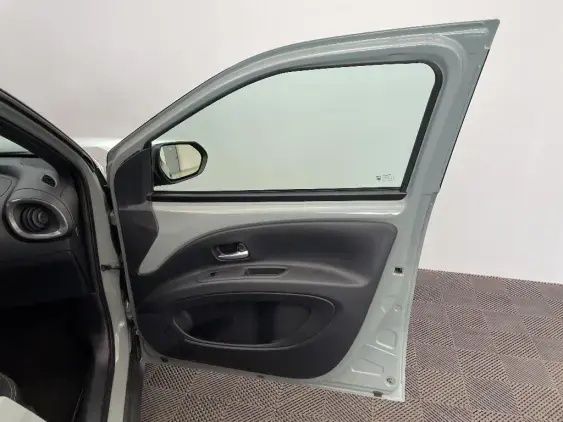 TOYOTA AYGO X - voiture d'occasion - Photo 20