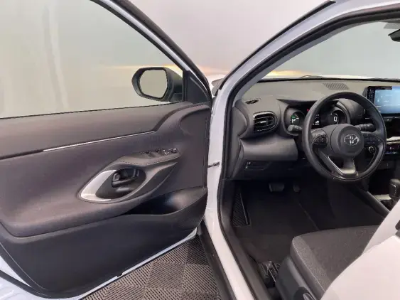 TOYOTA YARIS CROSS I - voiture d'occasion - Photo 19
