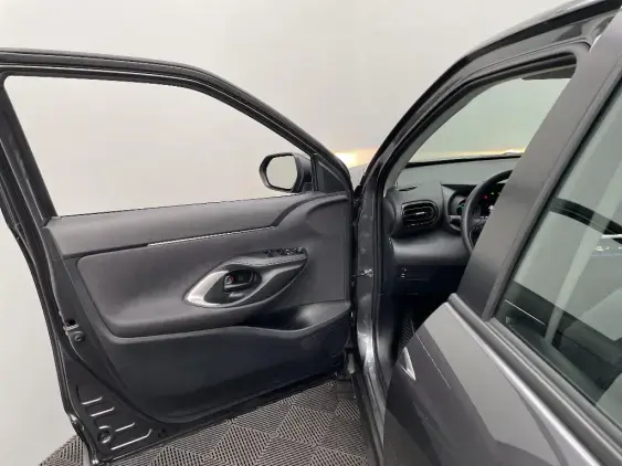 TOYOTA YARIS CROSS I - voiture d'occasion - Photo 19