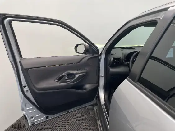 TOYOTA YARIS CROSS I - voiture d'occasion - Photo 19