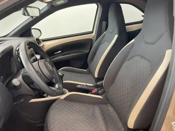 TOYOTA AYGO X - voiture d'occasion - Photo 18