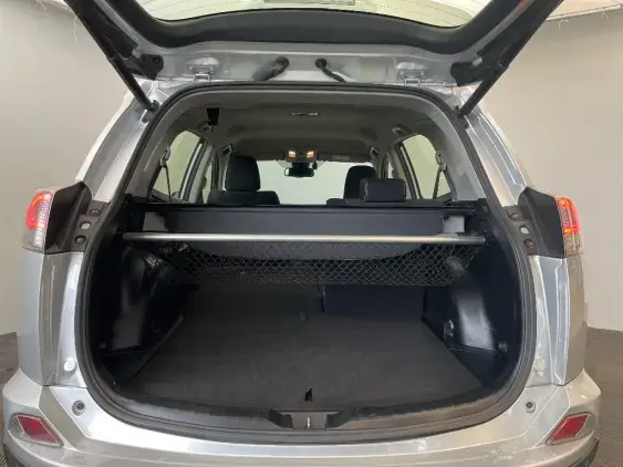 TOYOTA RAV4 IV - voiture d'occasion - Photo 16