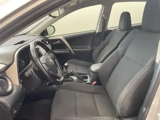 TOYOTA RAV4 IV - voiture d'occasion - Photo 18