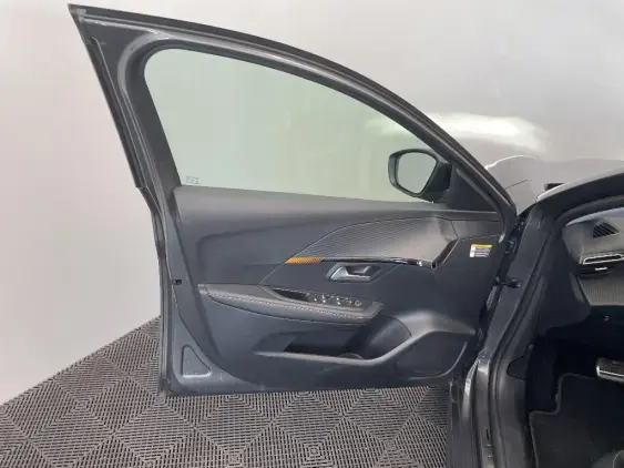 PEUGEOT 208 II - voiture d'occasion - Photo 19