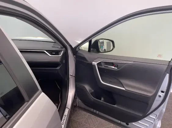 TOYOTA RAV4 V - voiture d'occasion - Photo 20