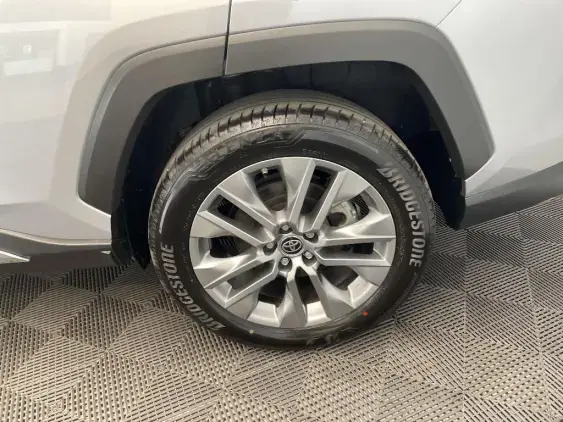 TOYOTA RAV4 V - voiture d'occasion - Photo 24