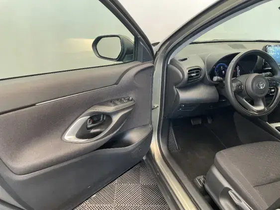 TOYOTA YARIS CROSS I - voiture d'occasion - Photo 19