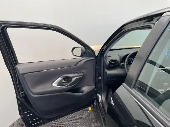 TOYOTA YARIS CROSS I - voiture d'occasion - Photo 19