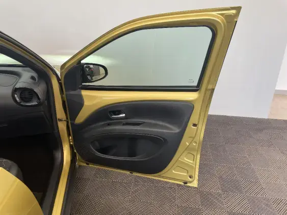 TOYOTA AYGO X - voiture d'occasion - Photo 20