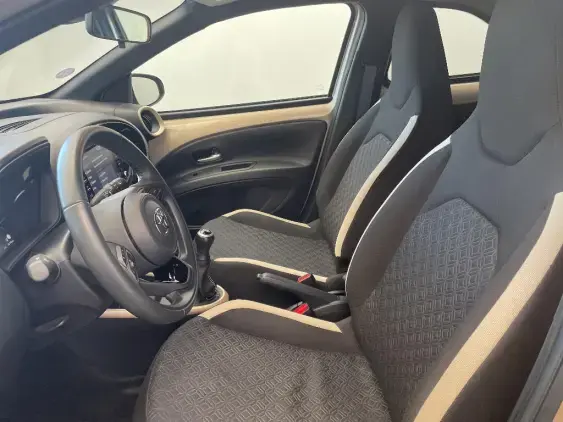 TOYOTA AYGO X - voiture d'occasion - Photo 18