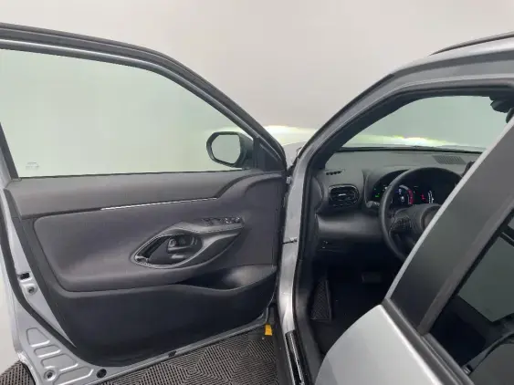 TOYOTA YARIS CROSS I - voiture d'occasion - Photo 19