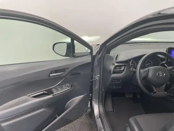 TOYOTA C-HR - voiture d'occasion - Photo 19