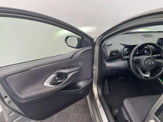 TOYOTA YARIS IV - voiture d'occasion - Photo 19