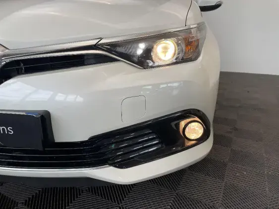 TOYOTA AURIS II - voiture d'occasion - Photo 22