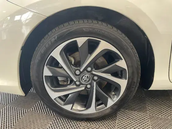 TOYOTA AURIS II - voiture d'occasion - Photo 23