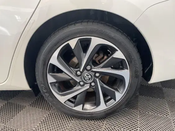 TOYOTA AURIS II - voiture d'occasion - Photo 24