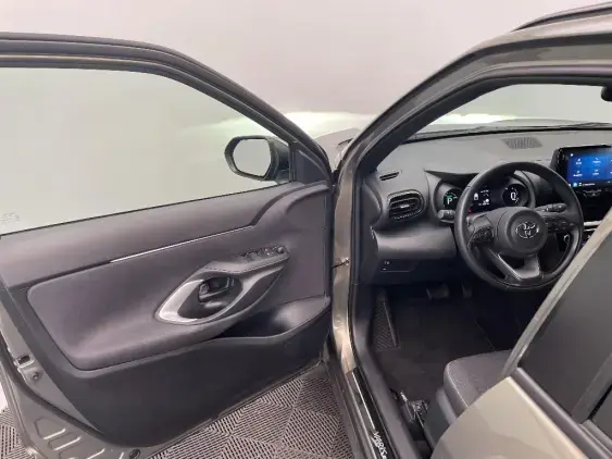 TOYOTA YARIS CROSS I - voiture d'occasion - Photo 19