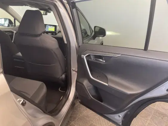 TOYOTA RAV4 V - voiture d'occasion - Photo 20
