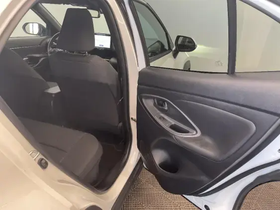 TOYOTA YARIS CROSS I - voiture d'occasion - Photo 20