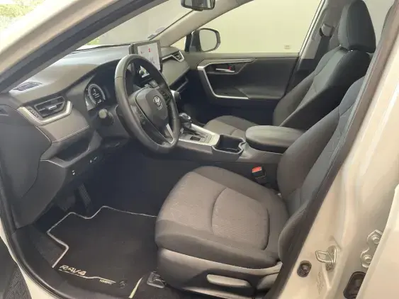 TOYOTA RAV4 V - voiture d'occasion - Photo 18